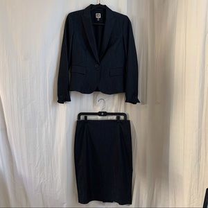 Anne Klein 2 Piece Skirt Suit